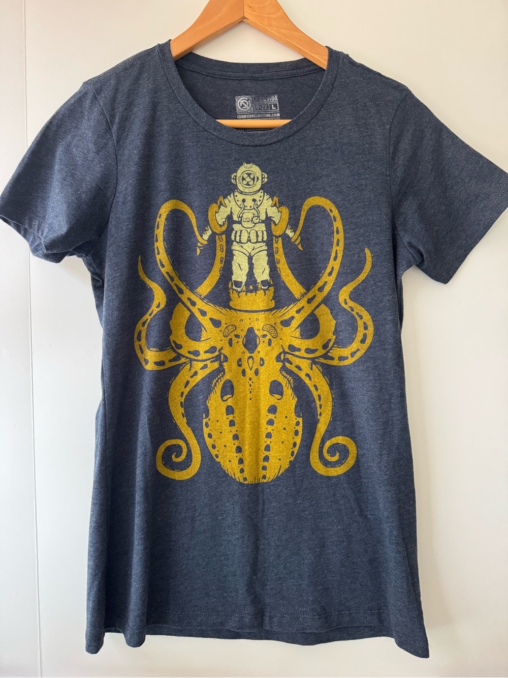 Curbside Clothing Women’s Octopus & Diver Tee Shirt, Blue/Gold, Size Large